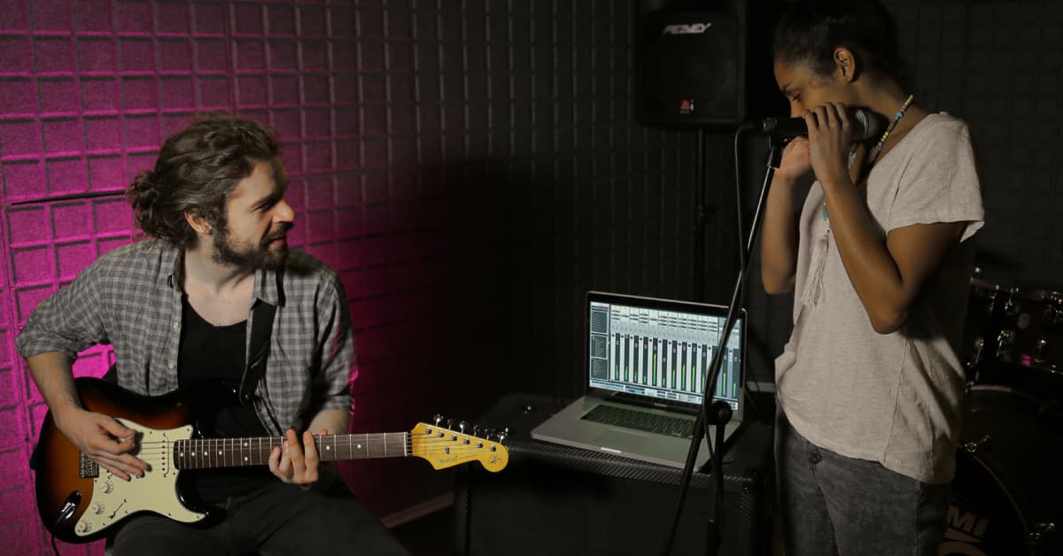 This is the featured image of the Modern Dubstep Leads blog article.