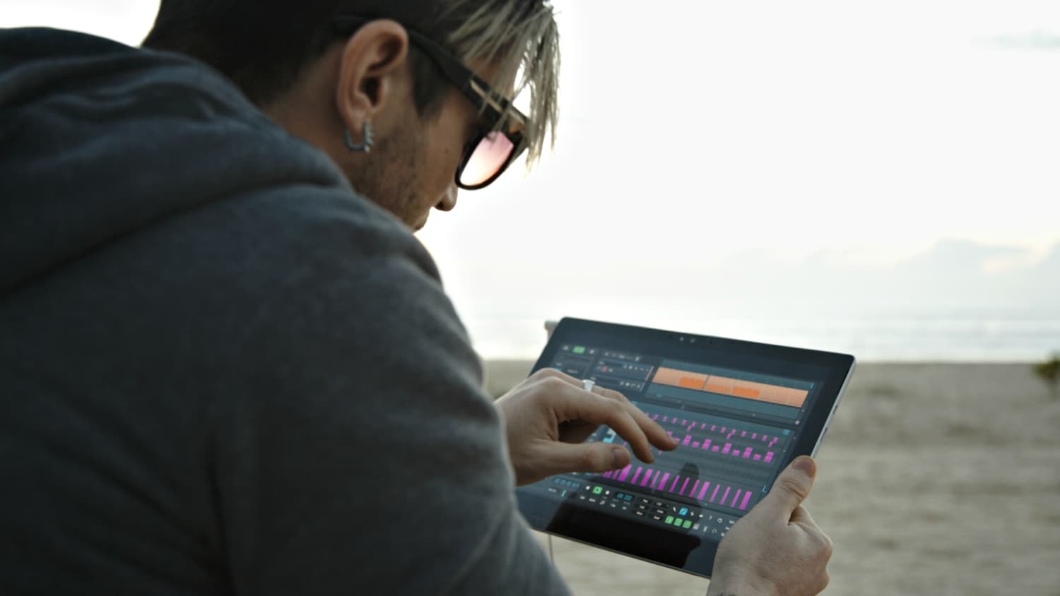 This is the featured image of the Enhance Your Sub Bass Using Parallel Distortion blog article.