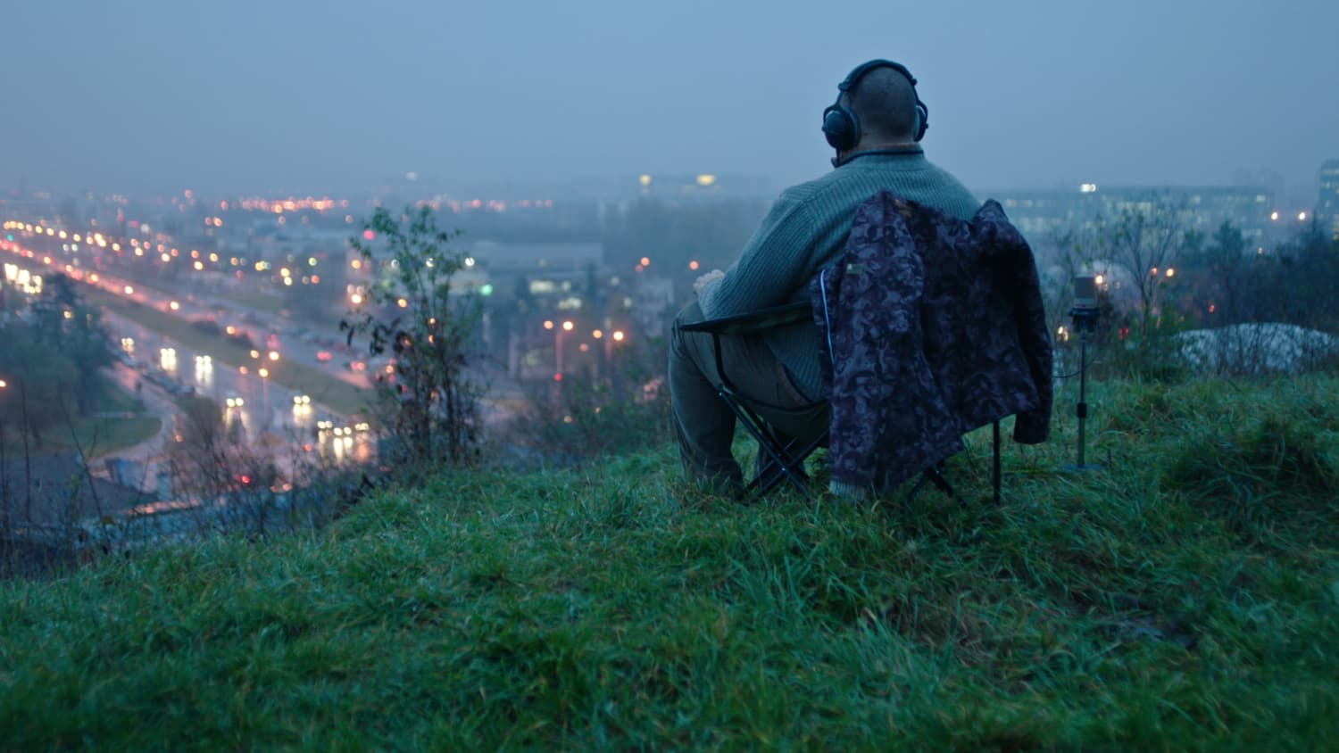 This is the featured image of the Create Wider Synths blog article.