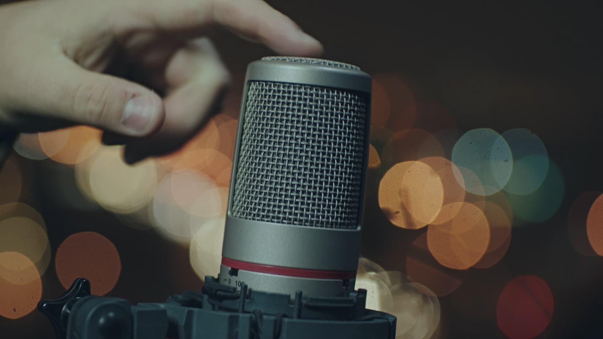 This is the featured image of the Create Wider Vocals blog article.